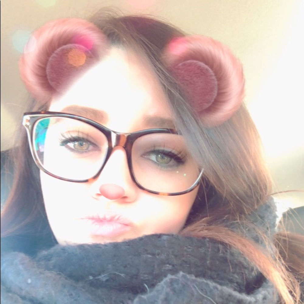 Meet your Posher, Alyssa